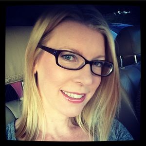 Meet your Posher, Debbie